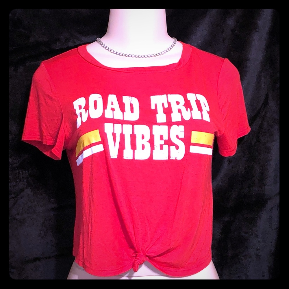❤️2 for $20❤️ G mini crop tee shirt